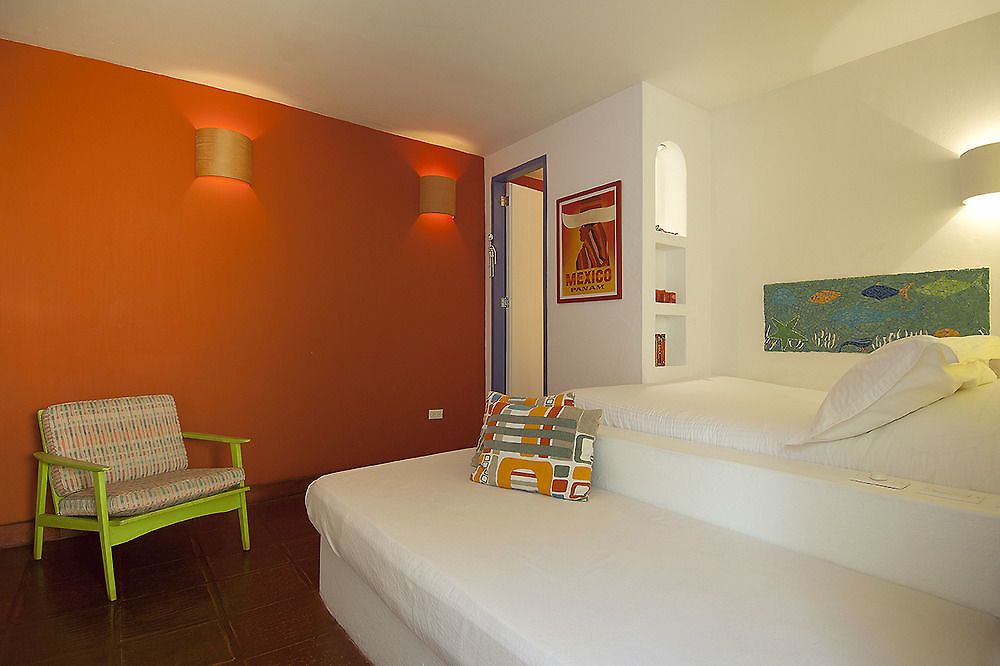 Lez Lezards Hotel