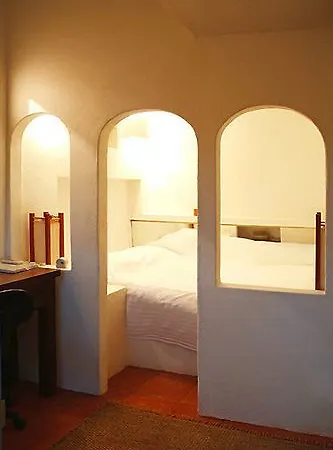 Lez Lezards Hotel