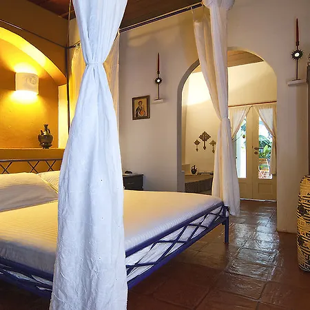 Lez Lezards Hotel