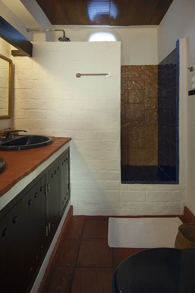 Lez Lezards Hotel 2*